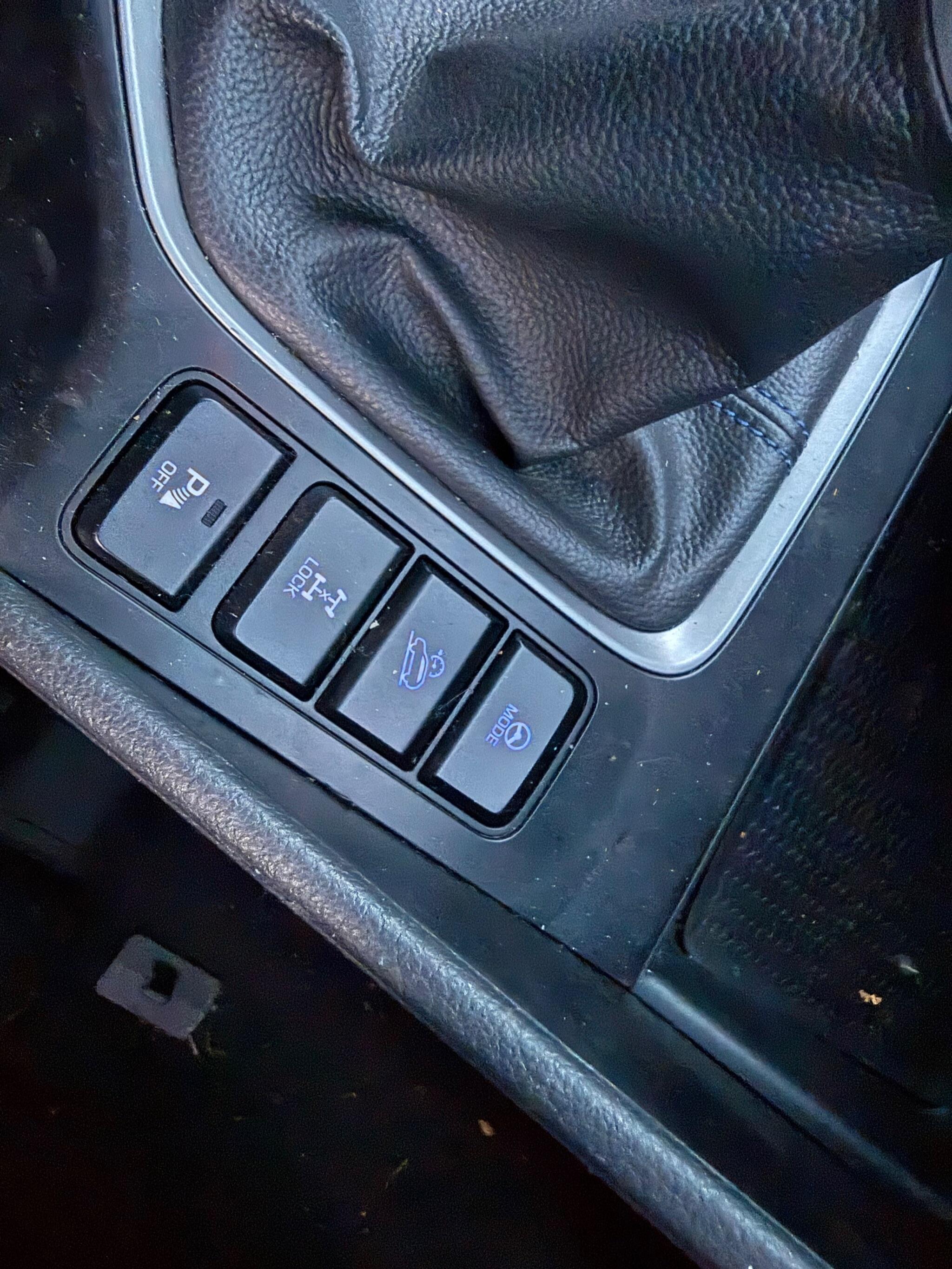 Hyundai TUCSON 2.0 CRDi Premium SE 4WD Euro 6 5dr — photo 91 of 102